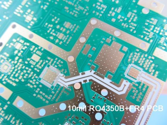 Bordo ibrido del PWB di 4 strati sviluppato su Rogers 10mil RO4350B e FR-4