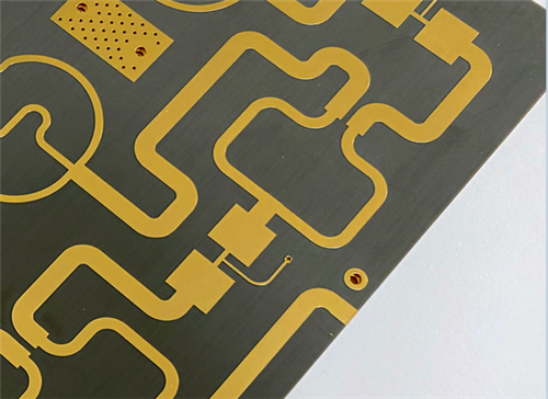 PCB a onde millimetriche a doppio lato a perdita ultra-bassa